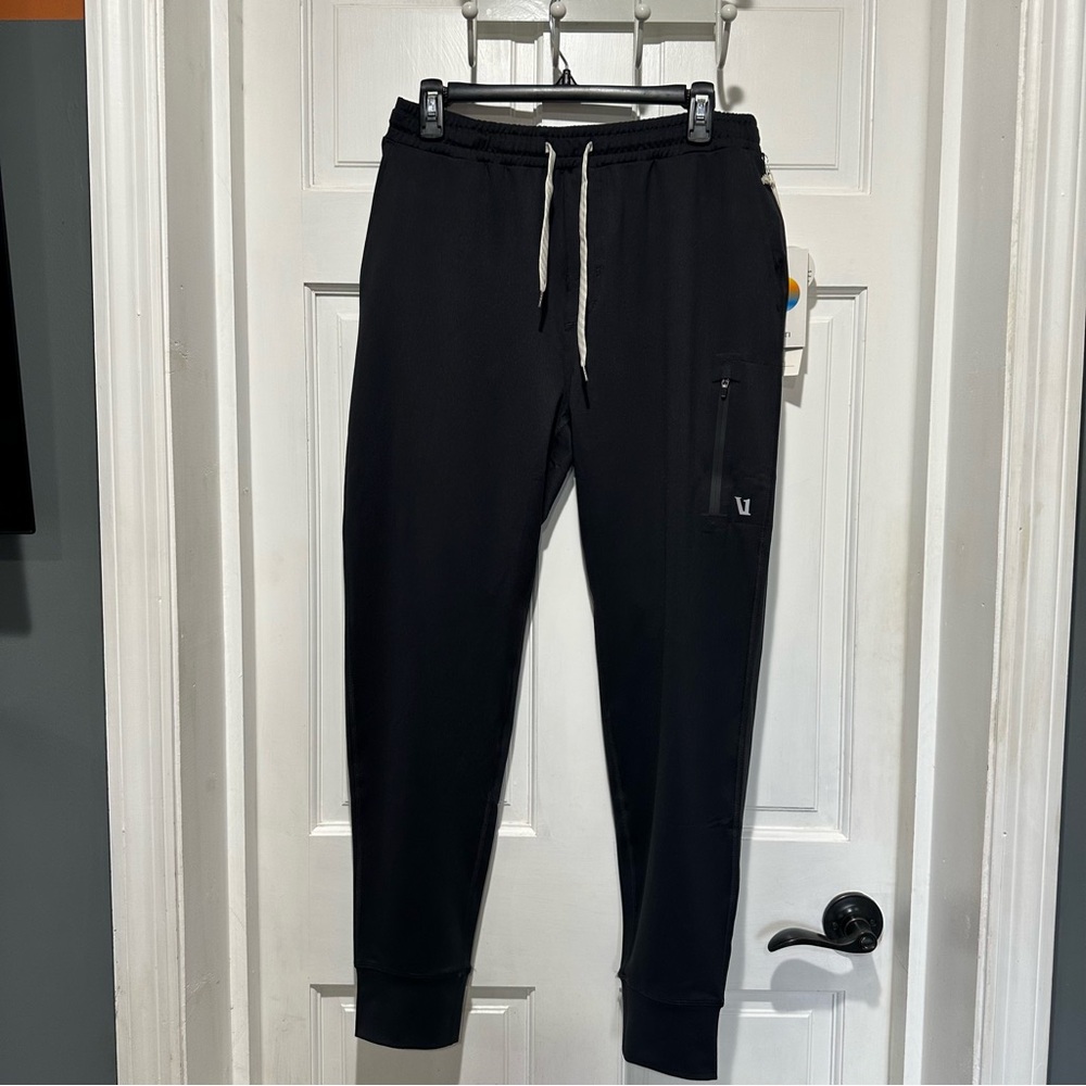 Vuori Men's Black Jogger Pants NWT